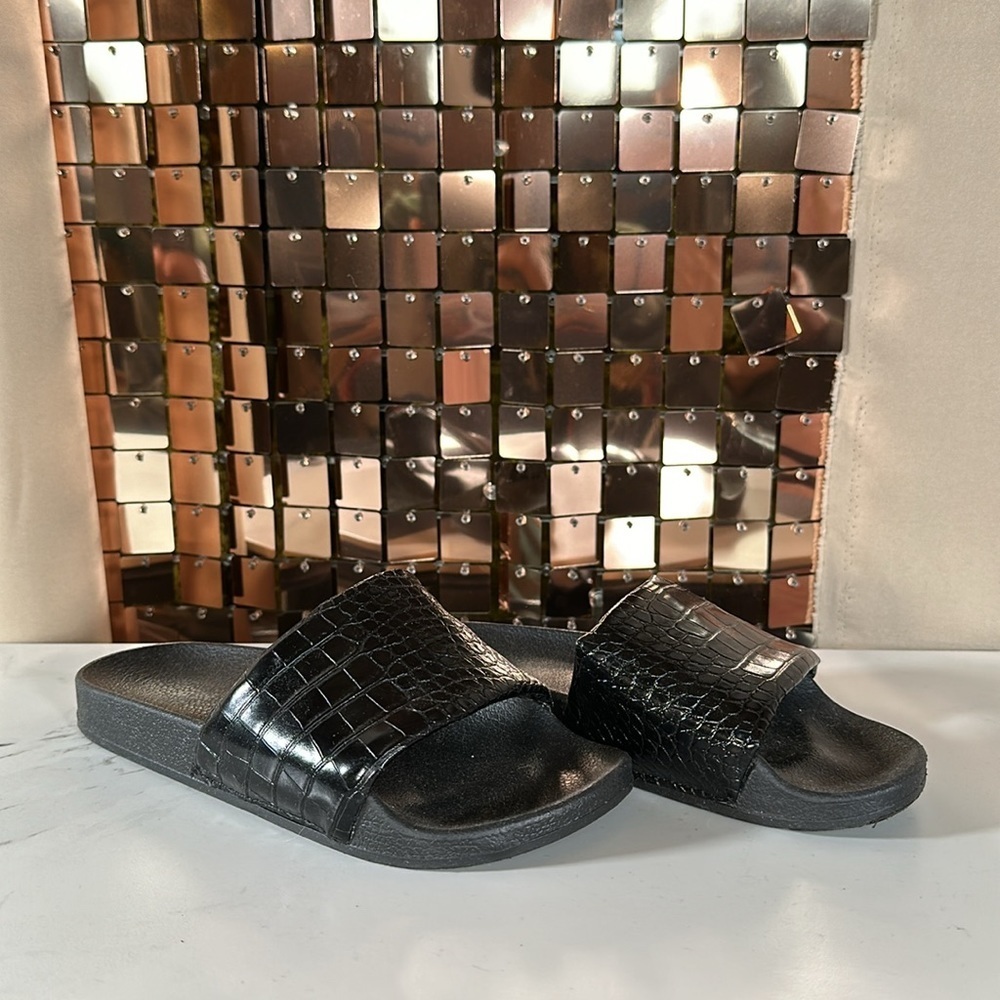 Ardene Black Faux Reptile Slides Size 6